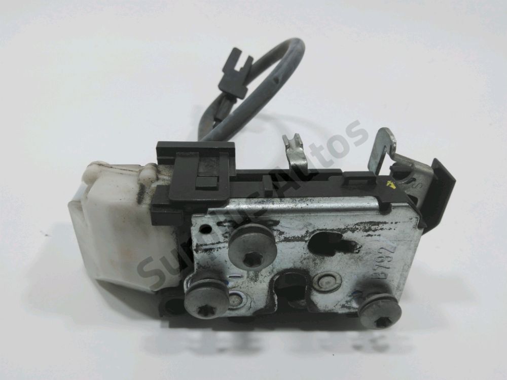 Serrure de porte avant gauche