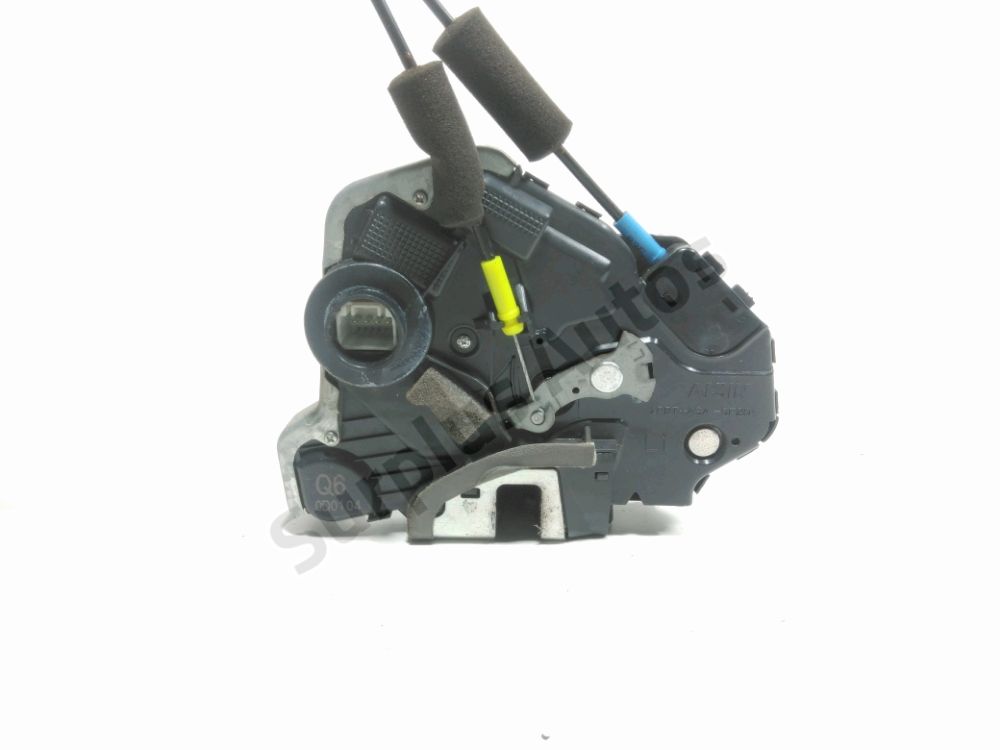 Serrure de porte avant gauche