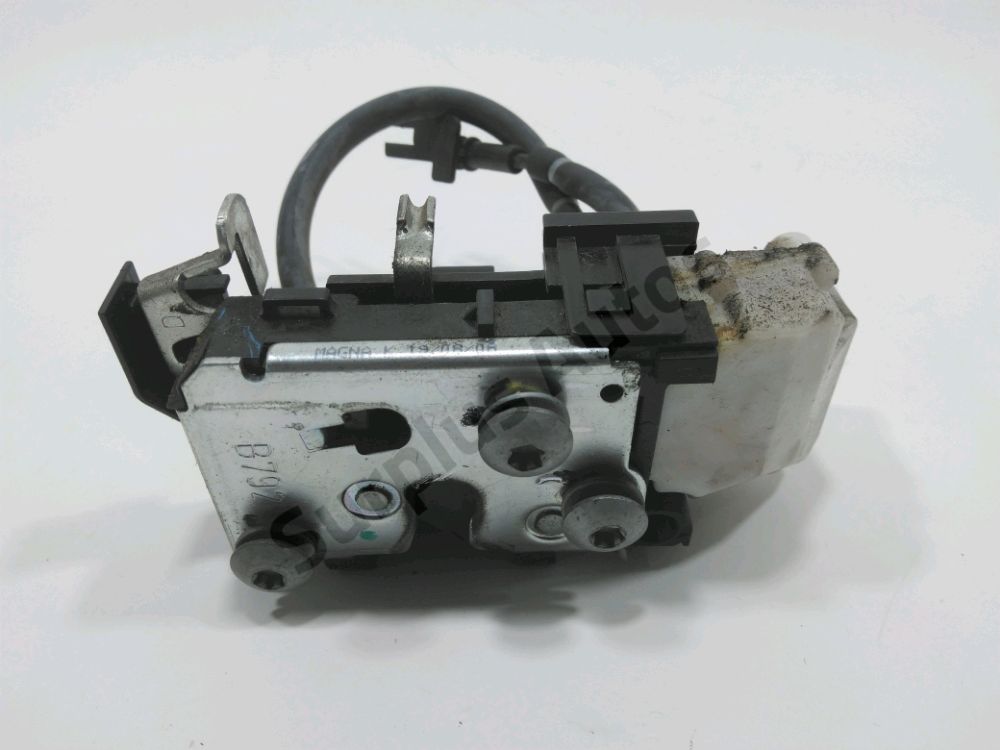 Serrure de porte avant droite