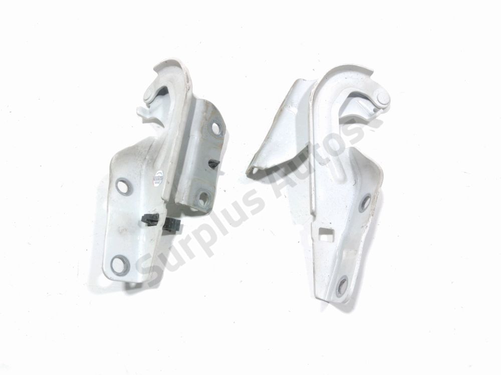 Jeu de charnieres de capot