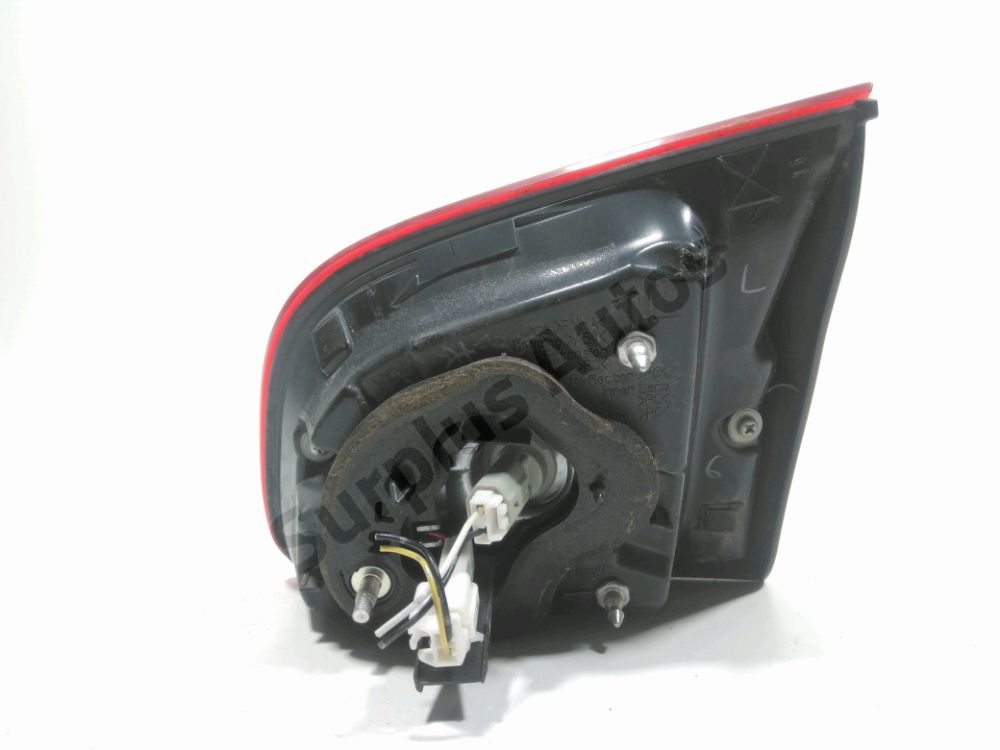 Feu arrière intérieur gauche