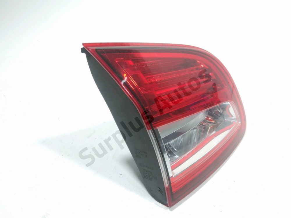 Feu arrière intérieur gauche