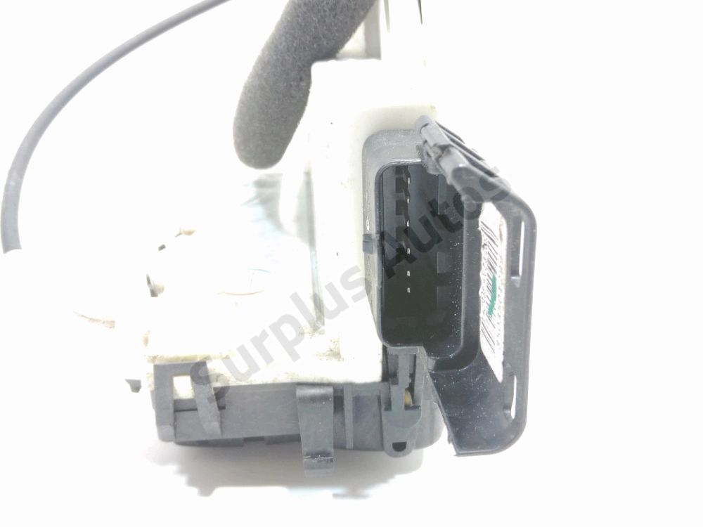 Serrure de porte avant droite