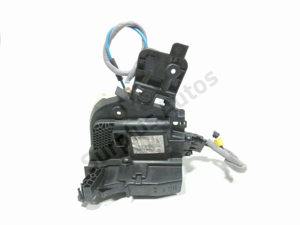 Serrure de porte avant droite