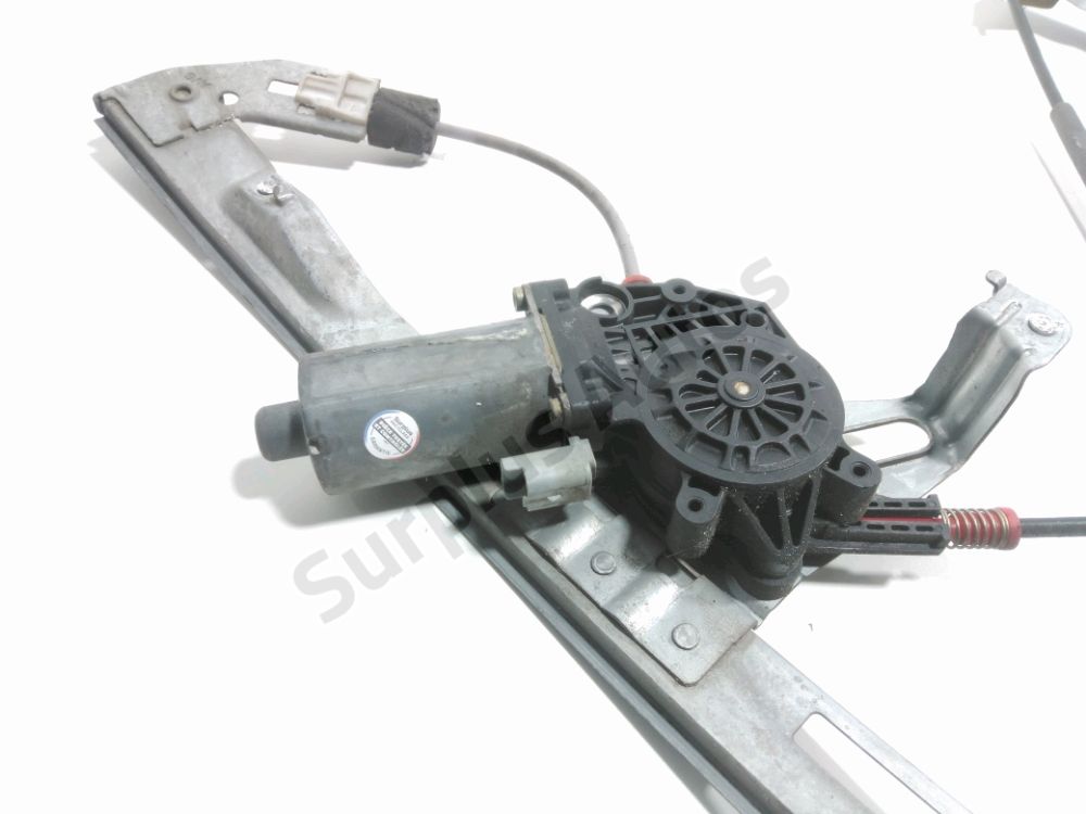 Lève-vitre électrique avant gauche