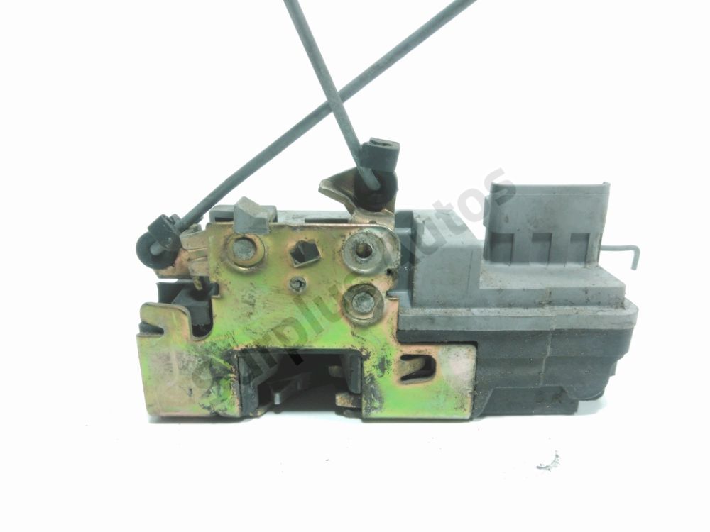 Serrure de porte avant droite