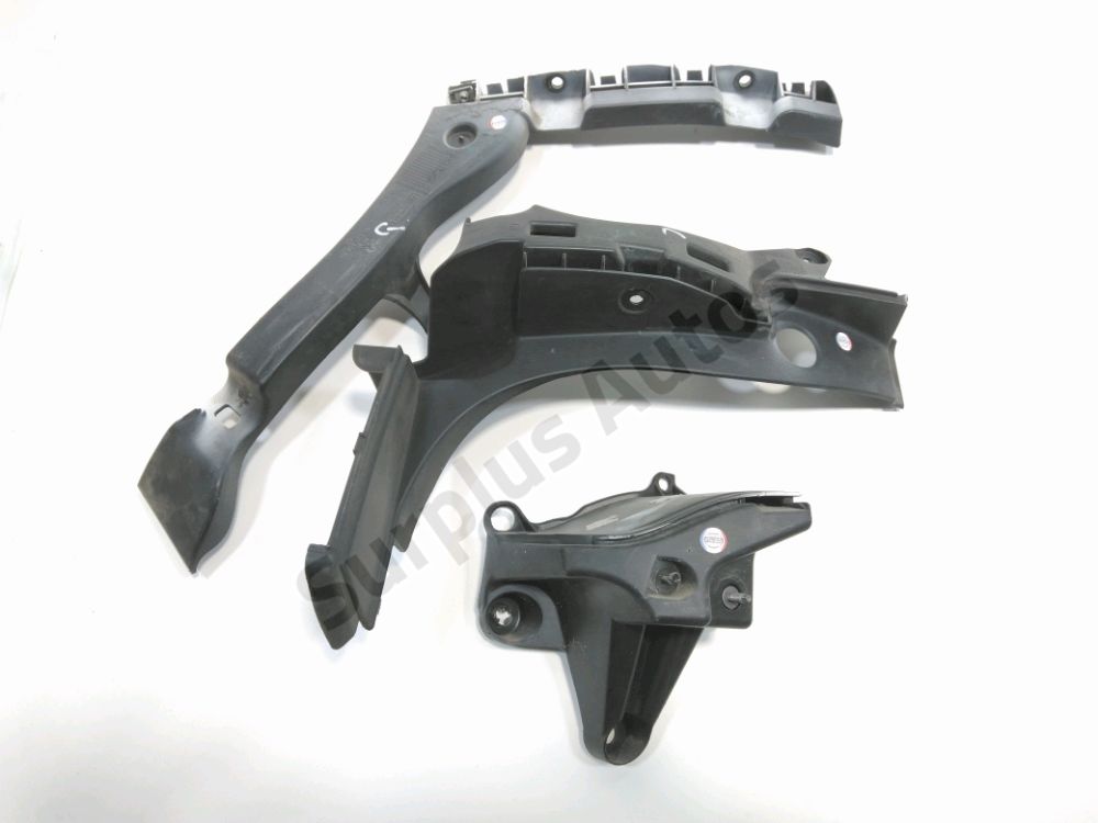 Support gauche de pare-choc arrière