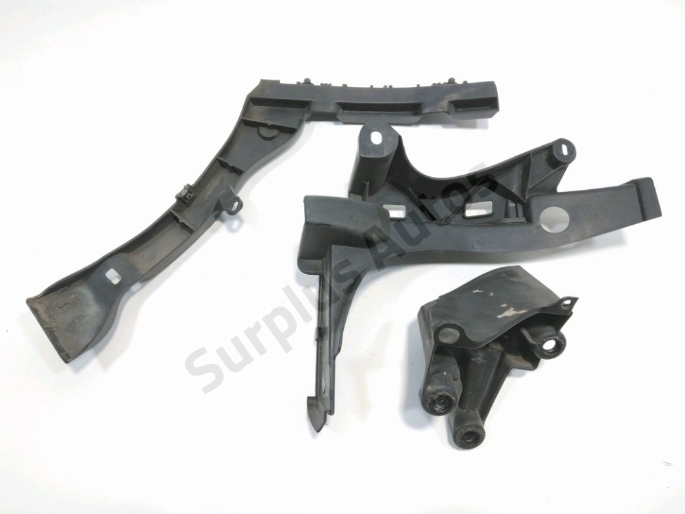 Support droit de pare-choc arrière