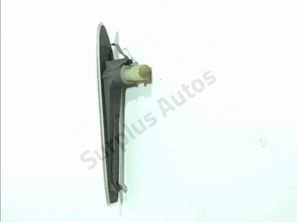 Répétiteur d'aile gauche