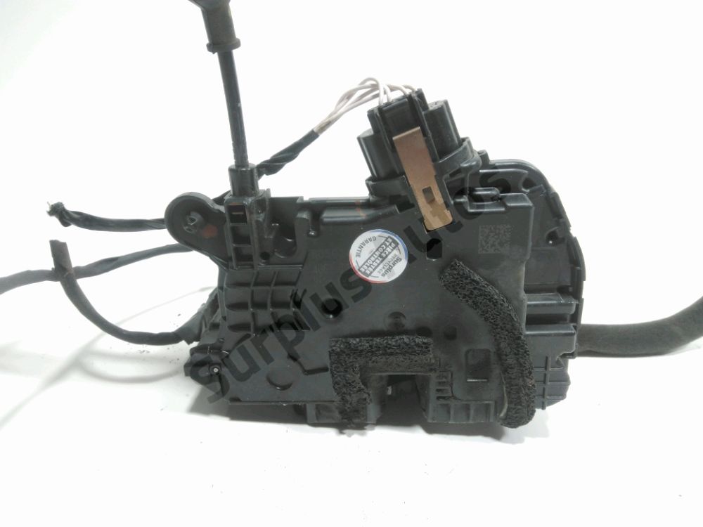 Serrure de porte avant droite