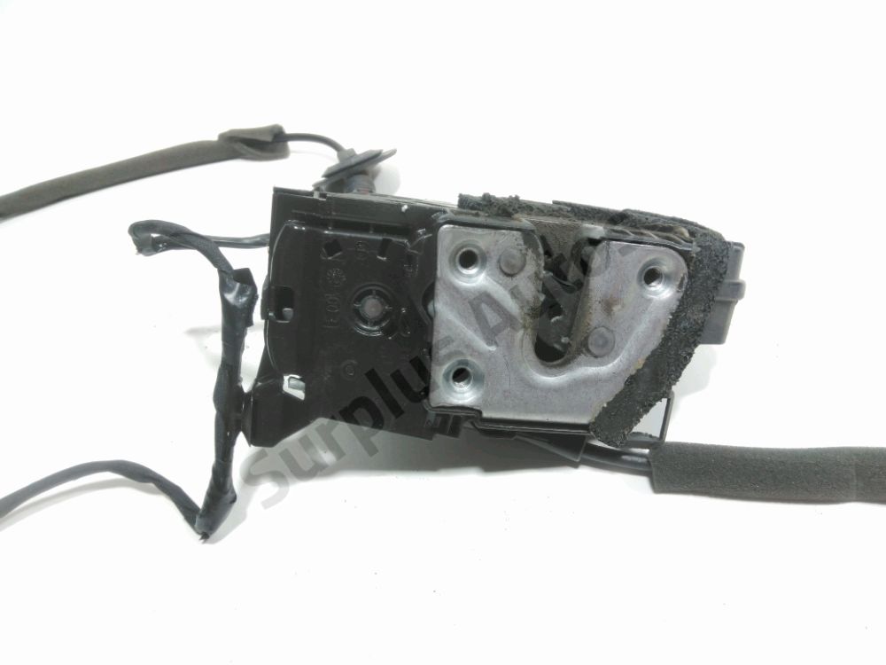 Serrure de porte avant droite