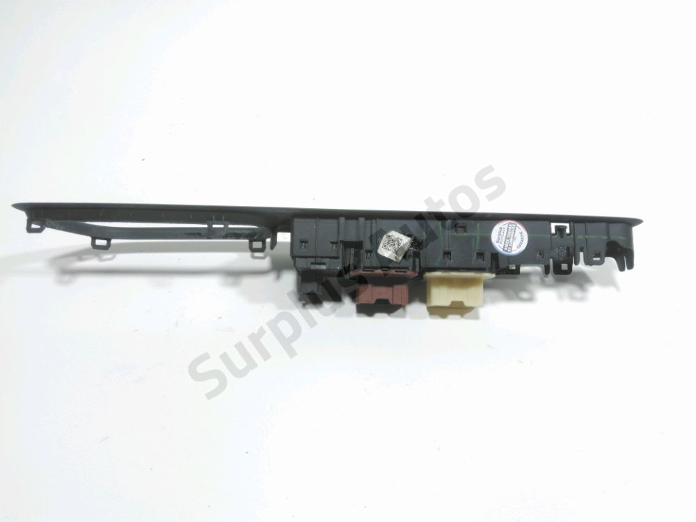 Commande lève-vitre avant gauche