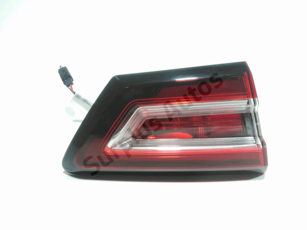 Feu arrière intérieur gauche