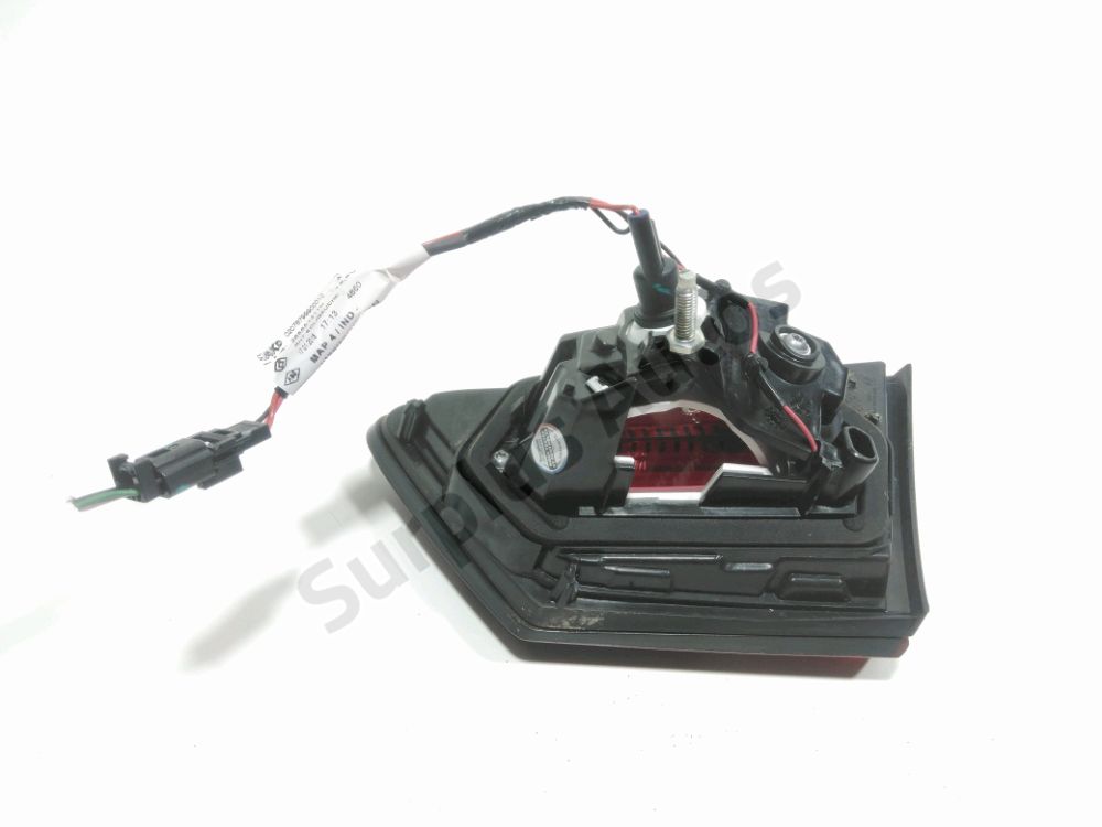 Feu arrière intérieur gauche