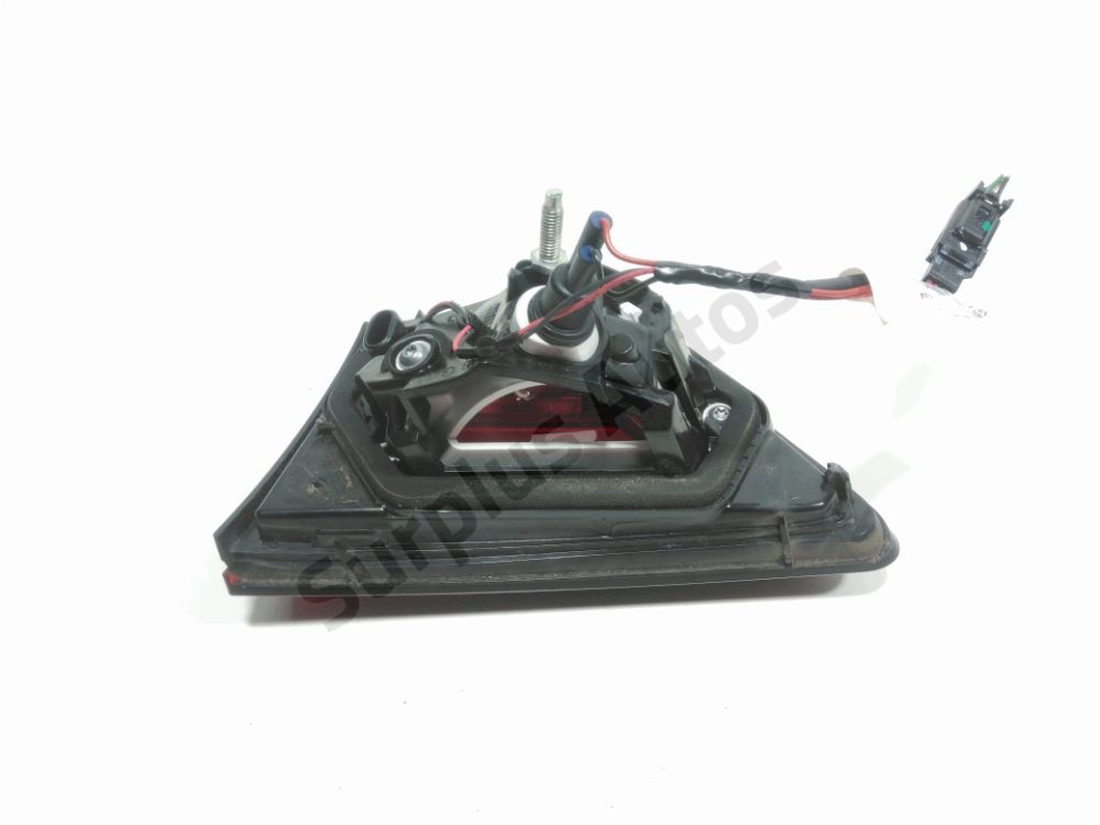 Feu arrière intérieur gauche