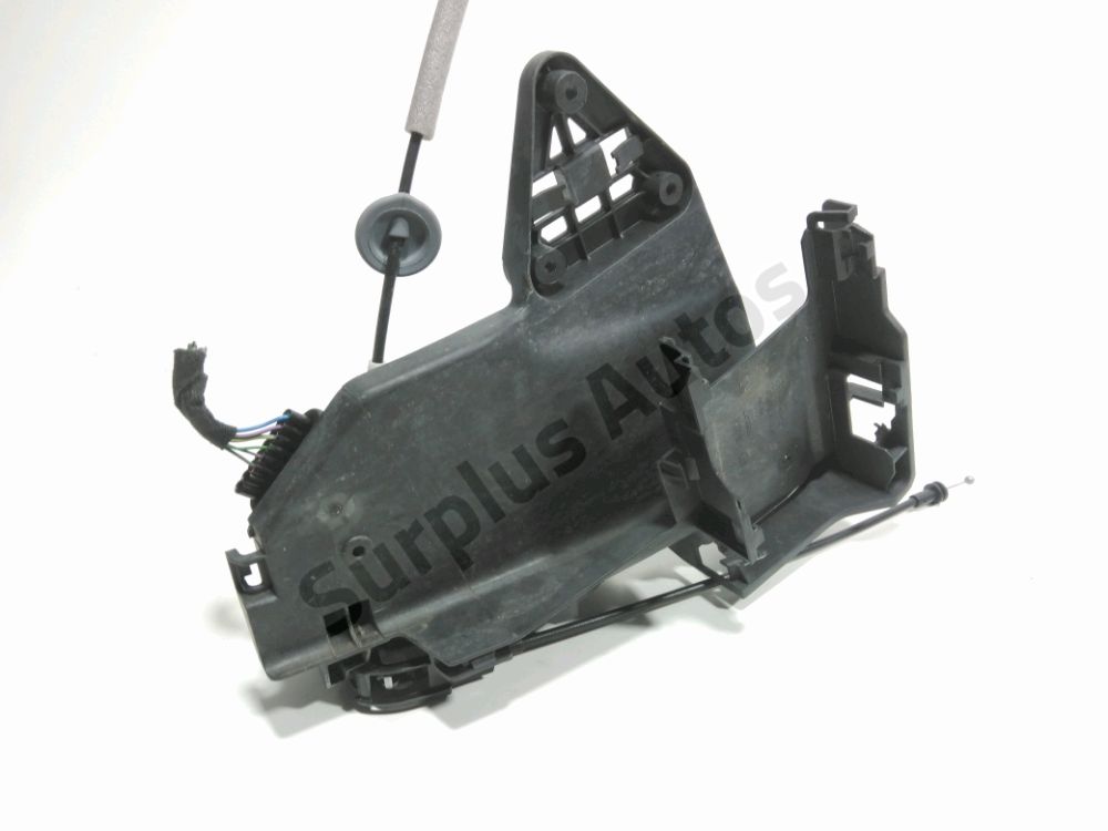 Serrure de porte avant gauche