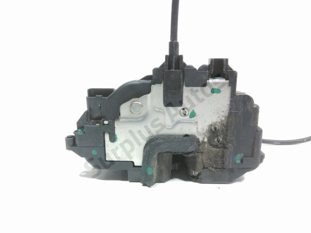 Serrure de porte avant droite