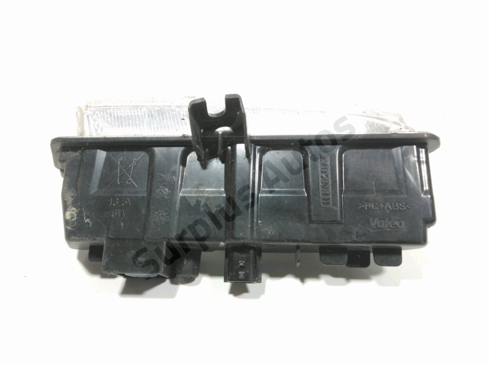 Feu diurne avant gauche