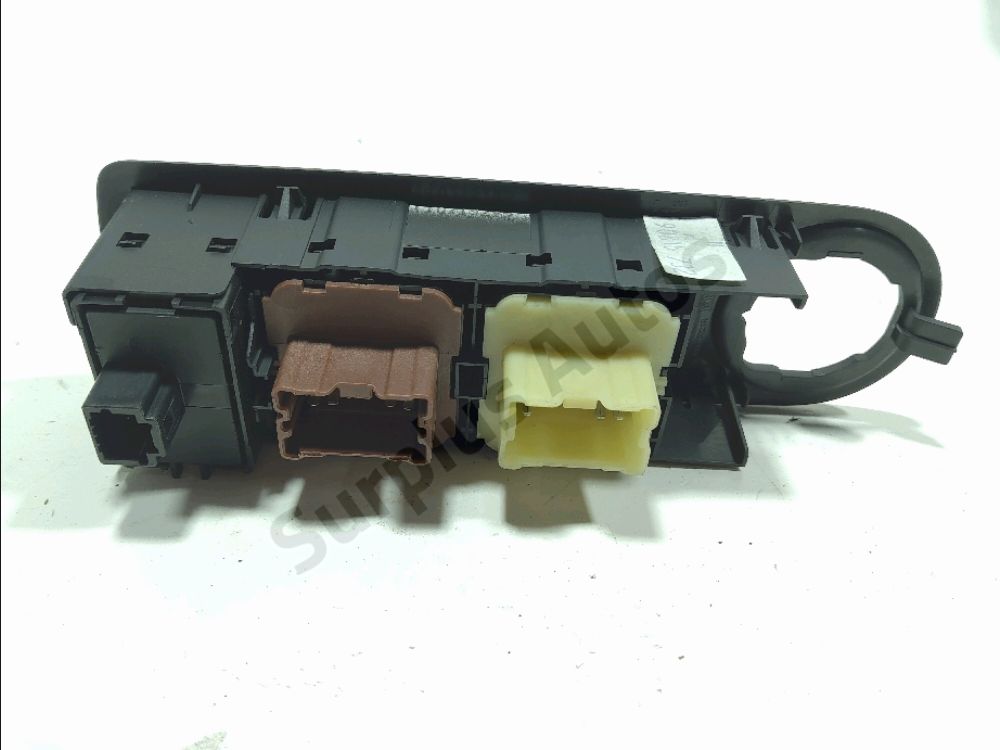 Commande lève-vitre avant gauche