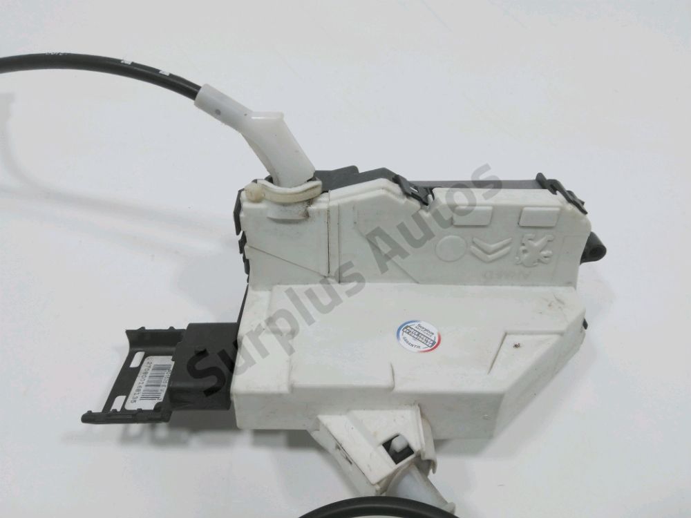 Serrure de porte avant droite