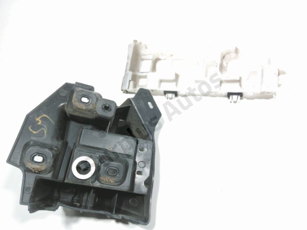 Support droit de pare-choc arrière