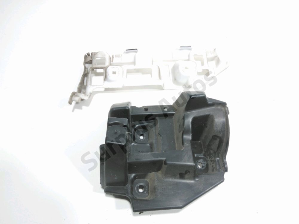 Support droit de pare-choc arrière