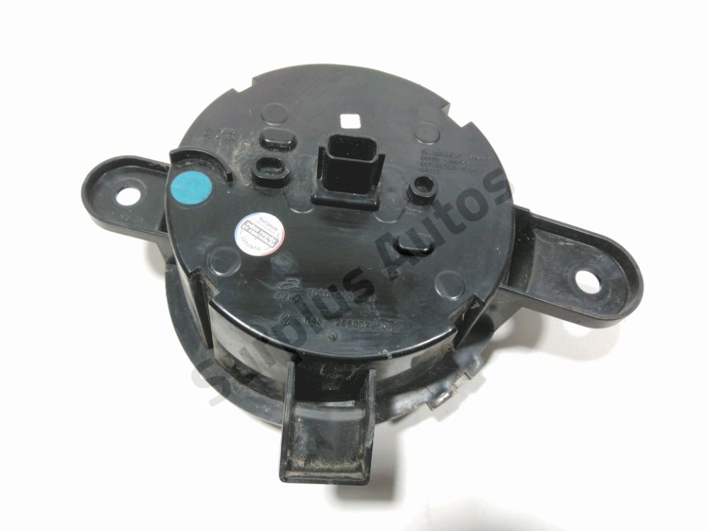 Feu diurne avant droit