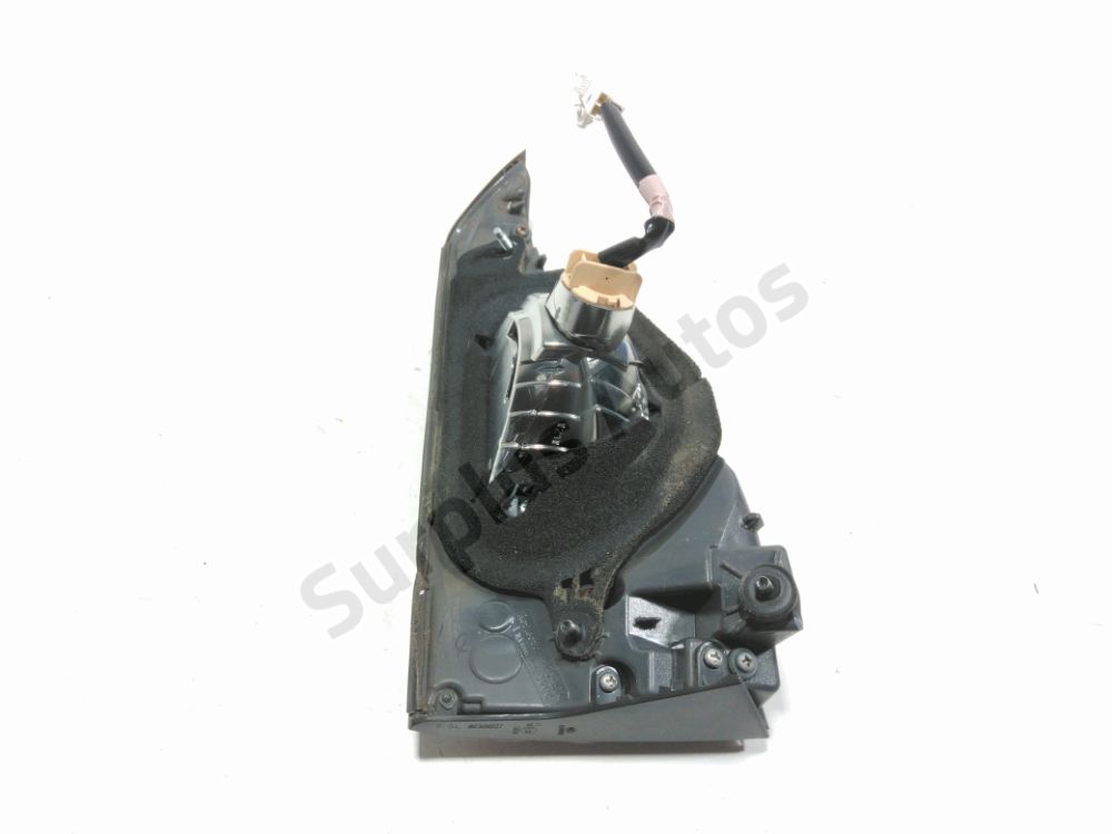 Feu arrière intérieur gauche