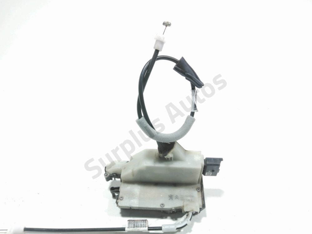 Serrure de porte avant droite