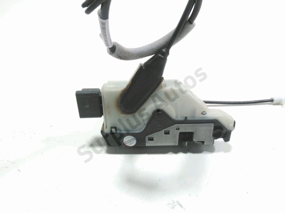 Serrure de porte avant droite