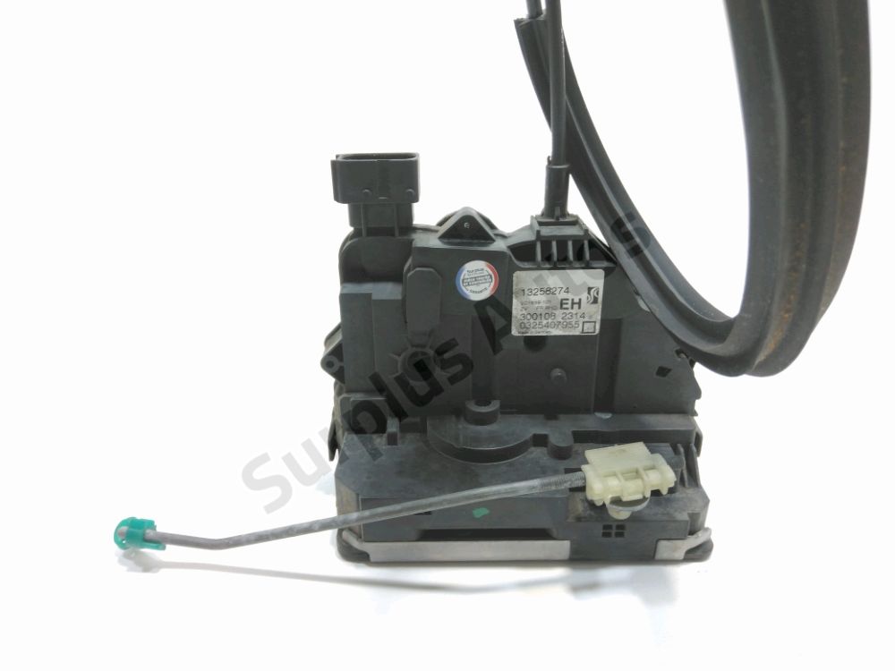 Serrure de porte avant droite