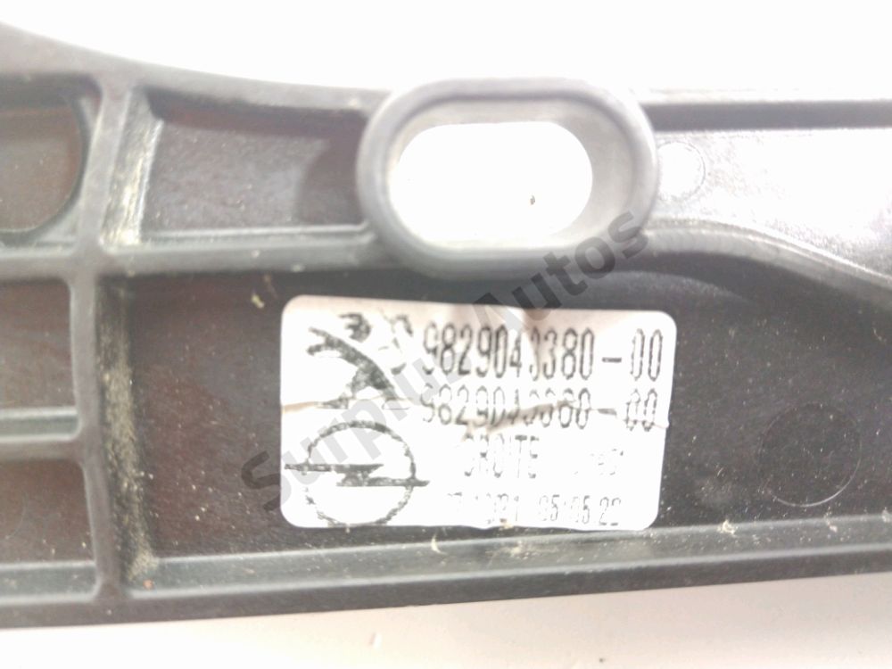 Lève-vitre électrique avant droit