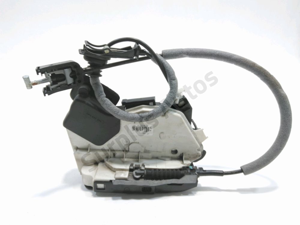 Serrure de porte avant droite