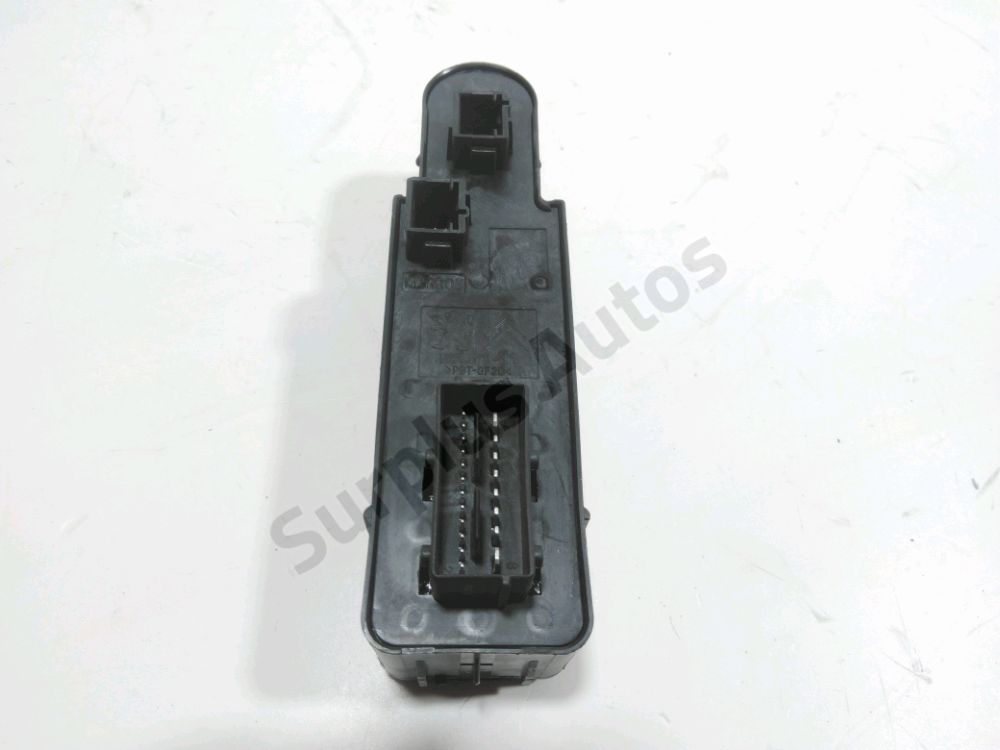 Commande lève-vitre avant gauche