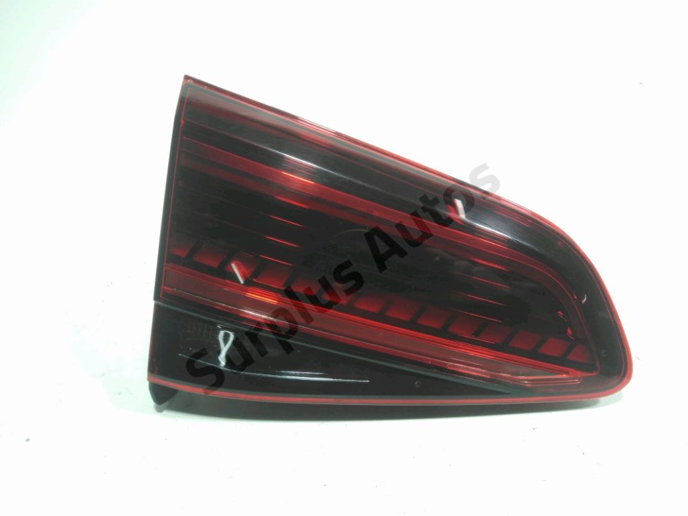 Feu arrière intérieur gauche