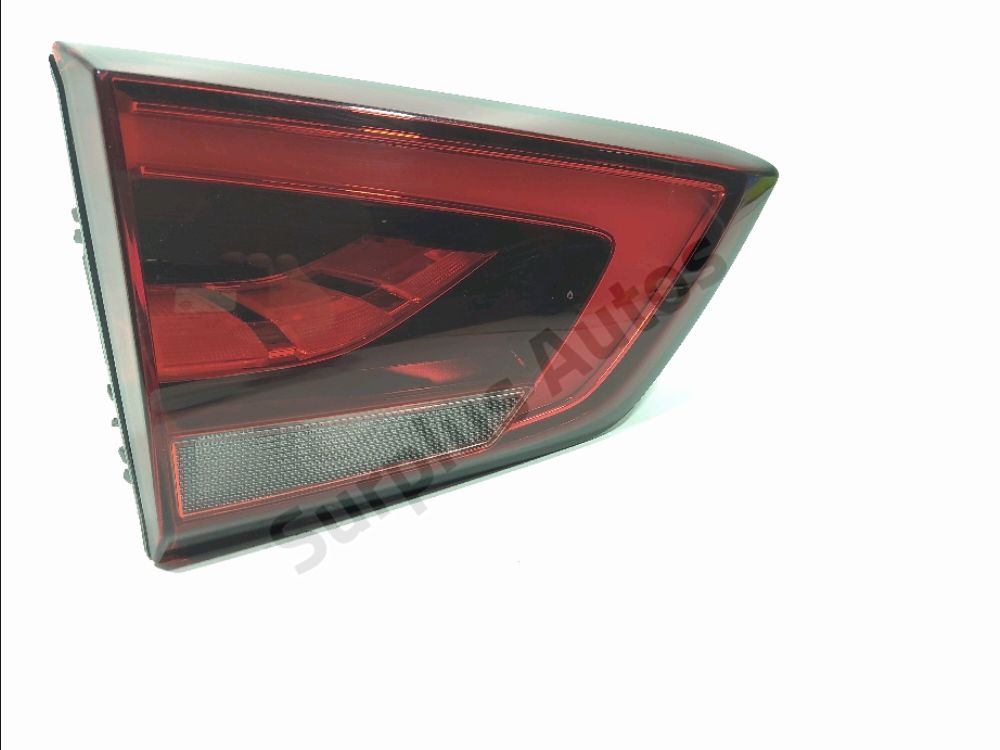 Feu arrière intérieur gauche