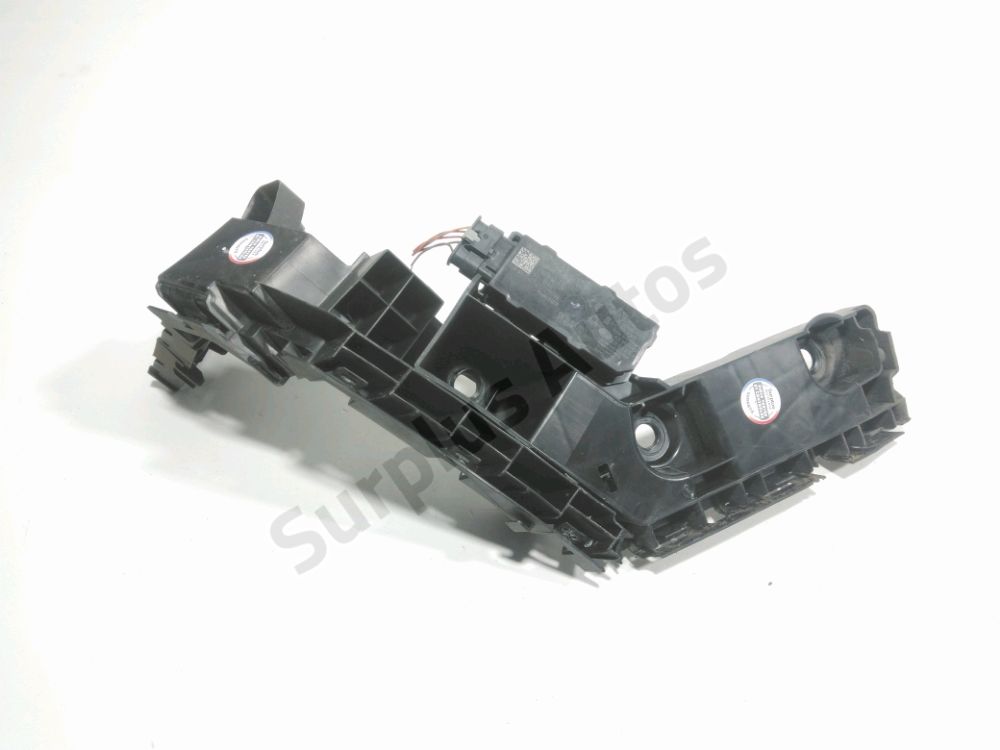 Support gauche de pare-choc arrière