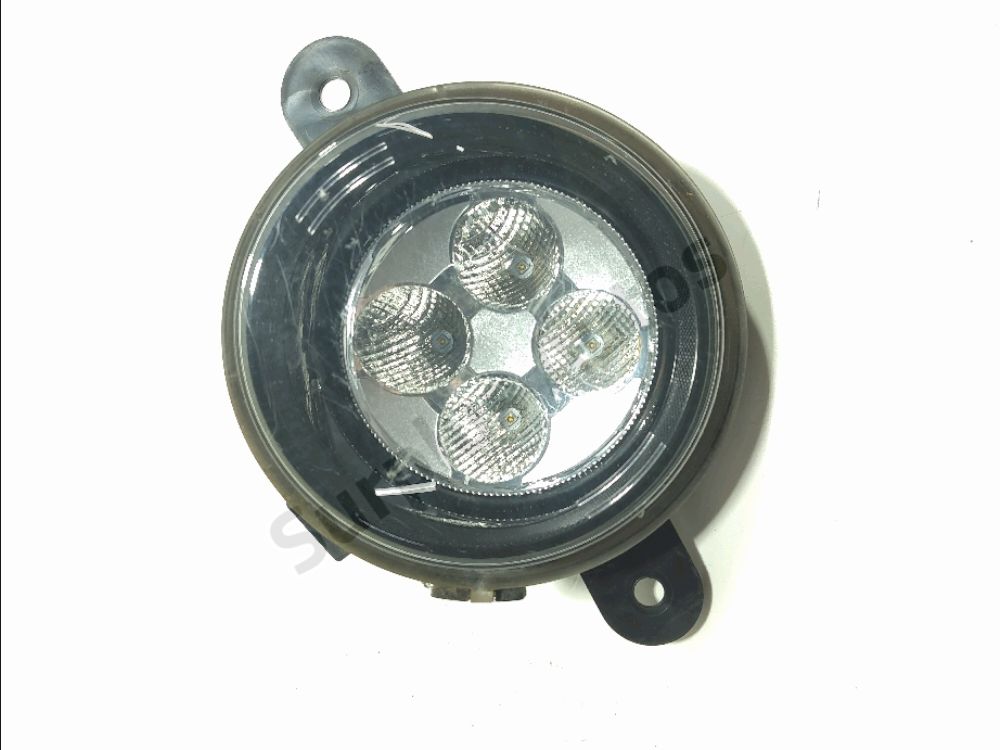 Feu diurne avant gauche