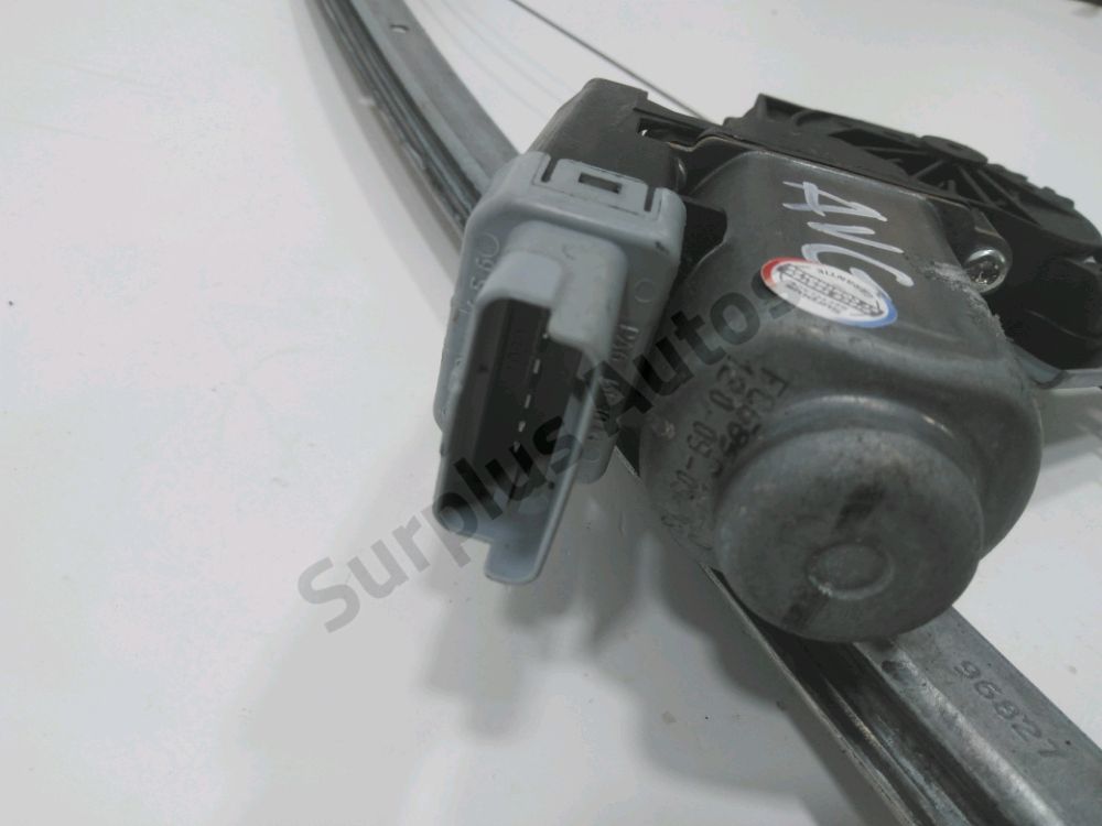 Lève-vitre électrique avant gauche