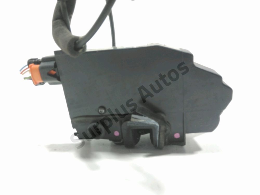 Serrure de porte avant droite