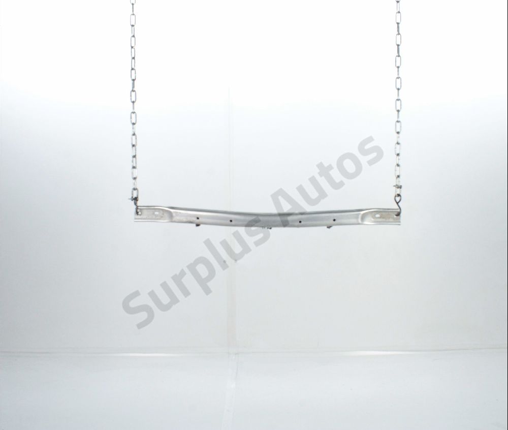 Traverse superieure armature avant