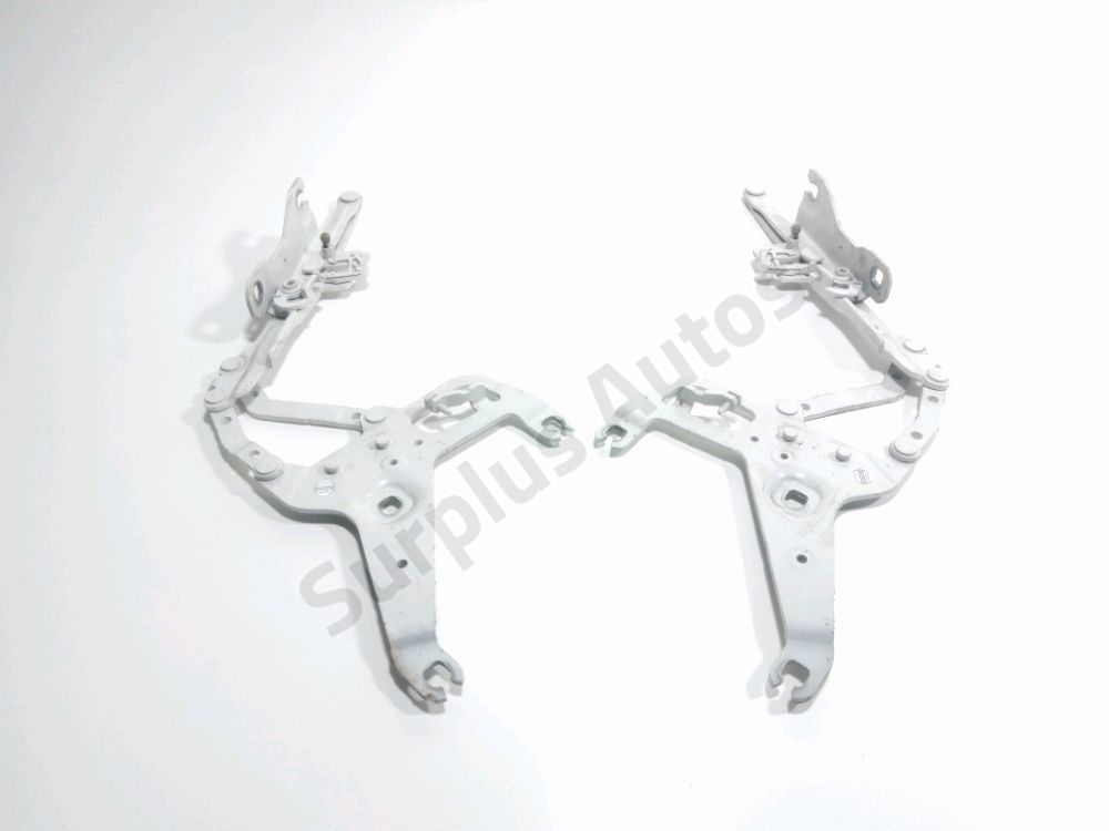 Jeu de charnières de capot