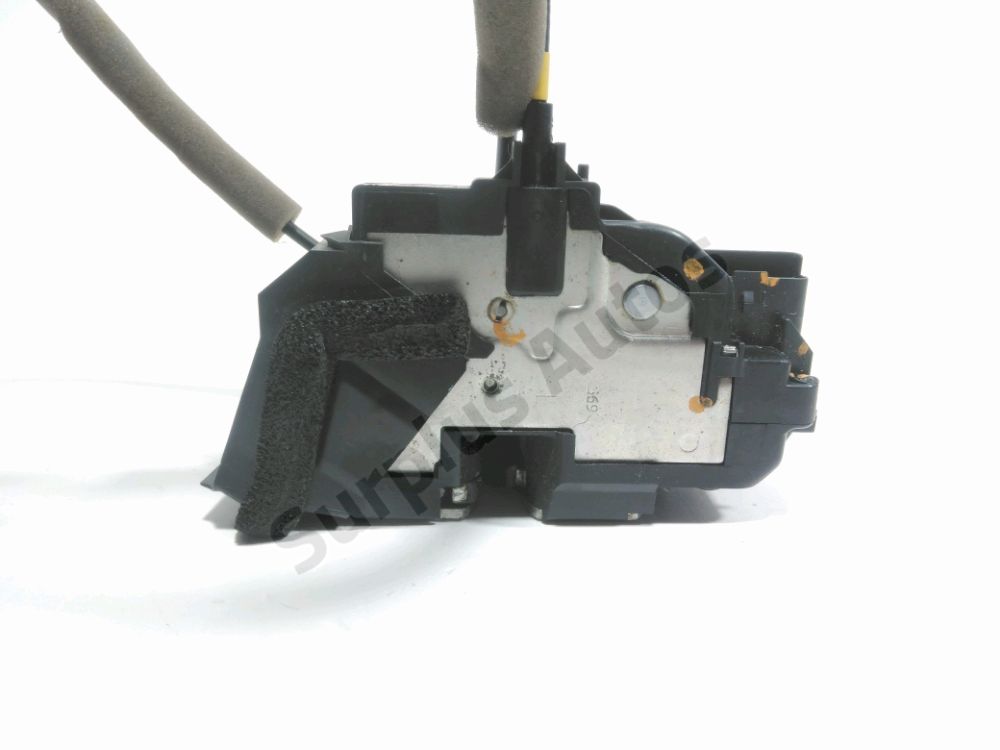 Serrure de porte avant droite