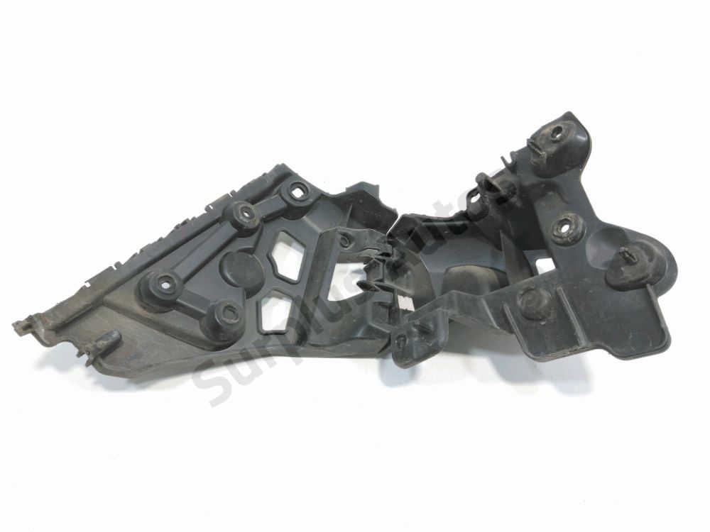 Support droit de pare-choc arrière