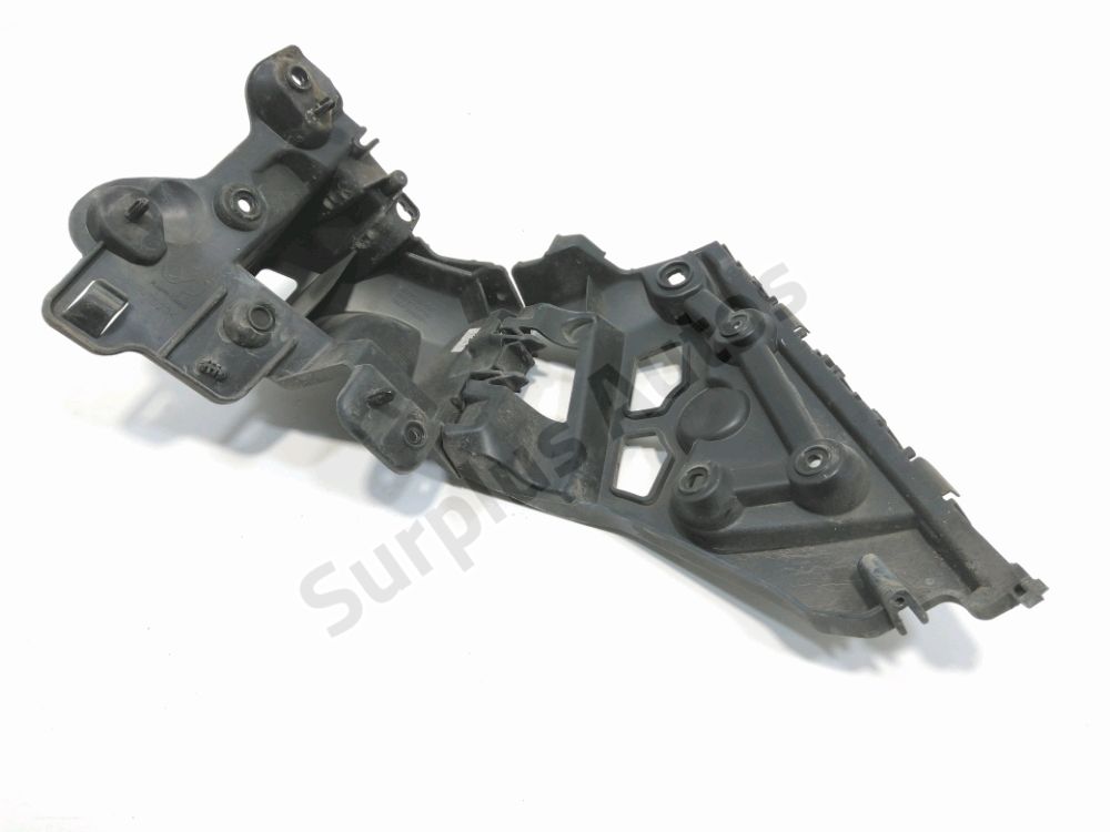 Support gauche de pare-choc arrière