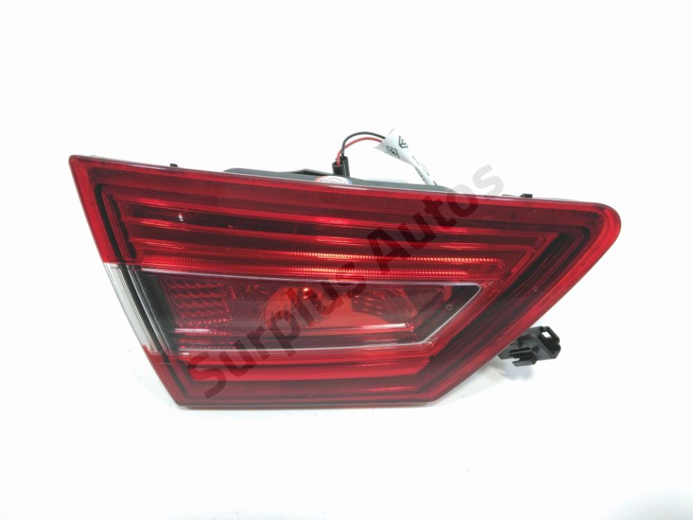 Feu arrière intérieur gauche