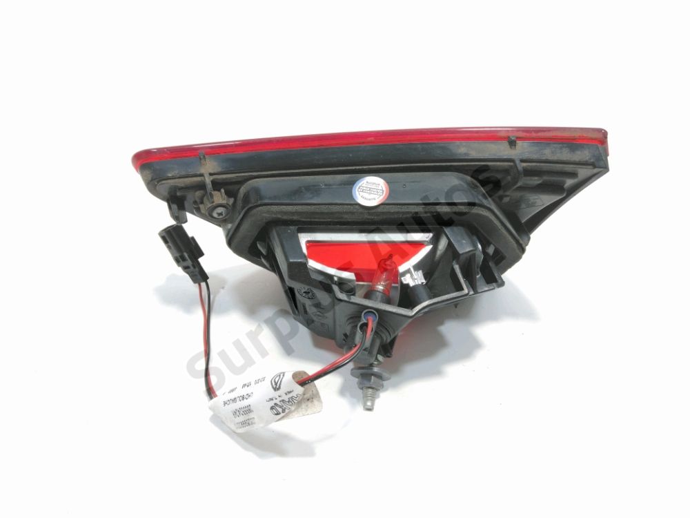 Feu arrière intérieur gauche