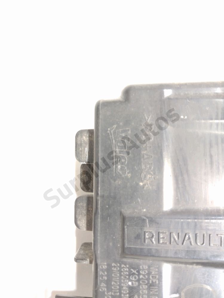 Feu diurne avant gauche