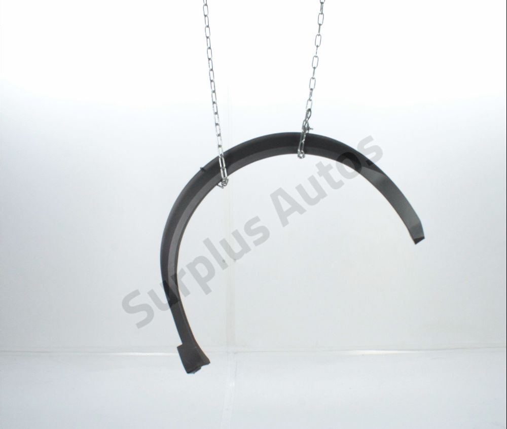 Elargisseur d'aile avant droite