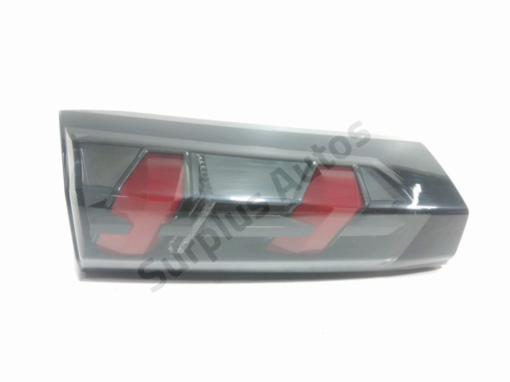 Feu arrière intérieur gauche